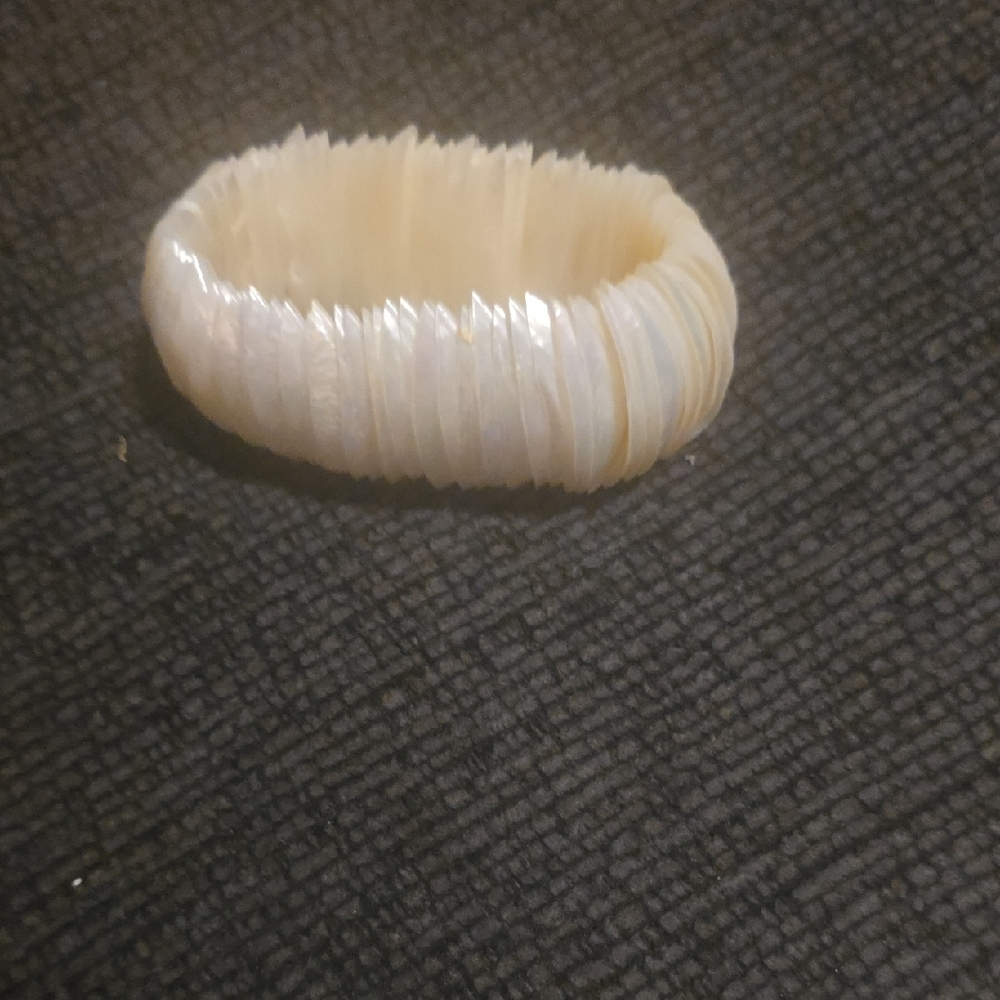 Chic Cream Shell Bracelet